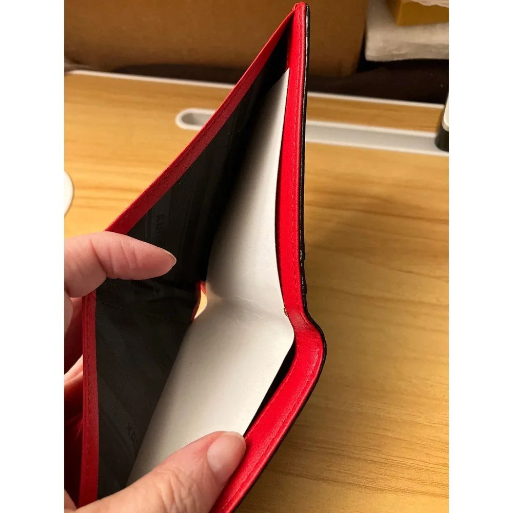 Runbox Mens Carbon Fiber Bifold Wallet Red Leather Interior RFID AirTag Holder